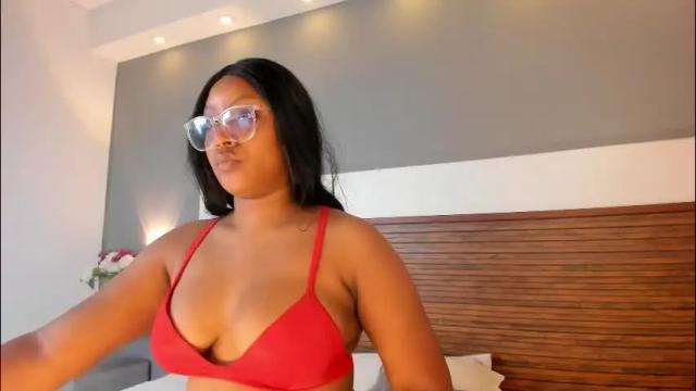 Image 3 of adelehottman Stream on Chaturbate on 26 days ago