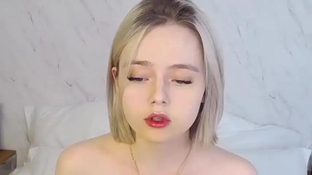Image 12 of adeleleroy Stream on Chaturbate on 14 months ago