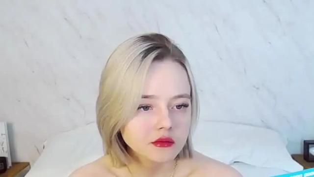 Image 4 of adeleleroy Stream on Chaturbate on 14 months ago