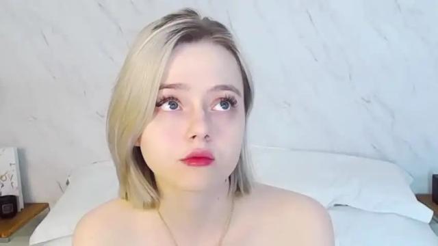 Image 8 of adeleleroy Stream on Chaturbate on 14 months ago