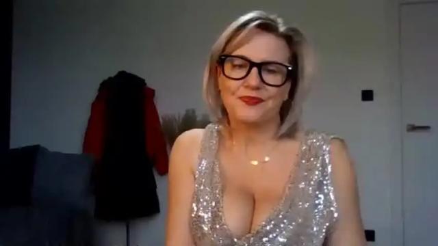 Image 7 of adelemilf40 Stream on Chaturbate on 20 months ago