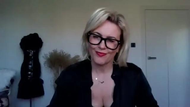 Image 2 of adelemilf40 Stream on Chaturbate on 17 months ago