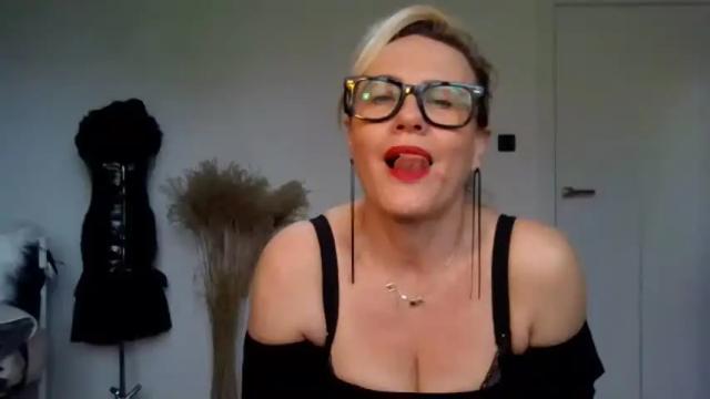 Image 10 of adelemilf40 Stream on Chaturbate on 17 months ago