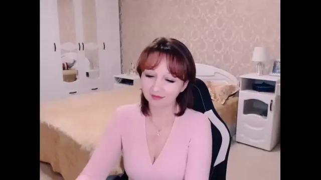 Image 8 of adelemoran Stream on Chaturbate on 18 months ago