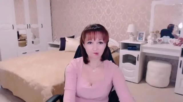 Image 3 of adelemoran Stream on Chaturbate on 16 months ago