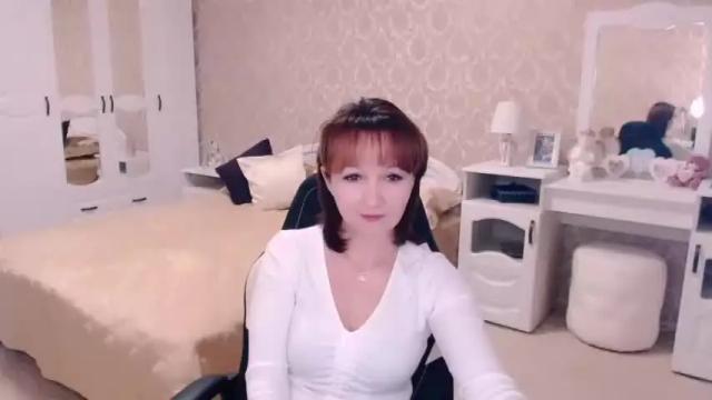 Image 2 of adelemoran Stream on Chaturbate on 16 months ago