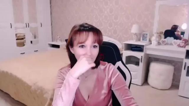 Image 4 of adelemoran Stream on Chaturbate on 15 months ago