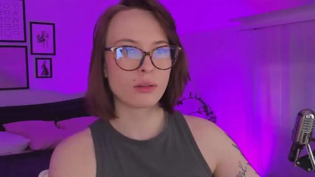 Image 11 of adelemoring Stream on Chaturbate on 15 months ago