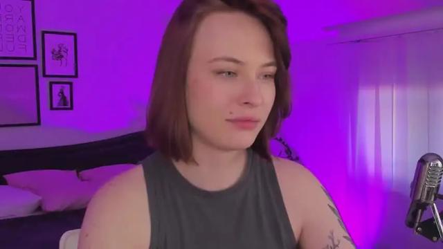 Image 2 of adelemoring Stream on Chaturbate on 15 months ago