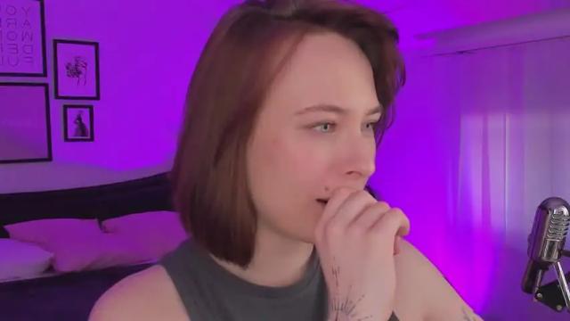 Image 7 of adelemoring Stream on Chaturbate on 15 months ago
