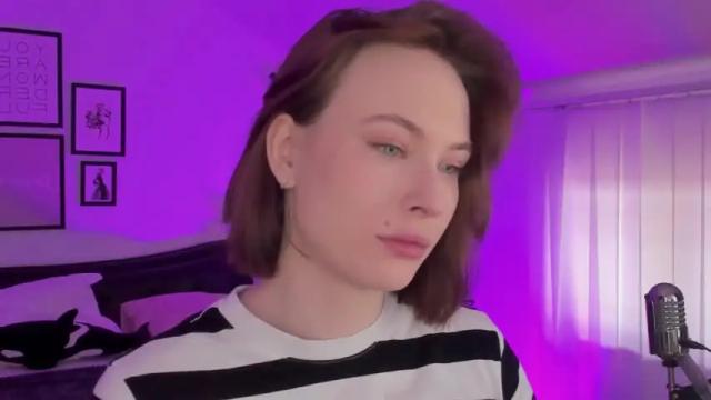 Image 4 of adelemoring Stream on Chaturbate on 15 months ago