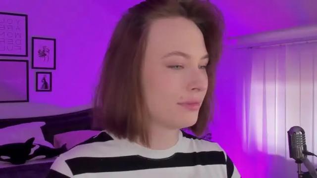 Image 6 of adelemoring Stream on Chaturbate on 15 months ago