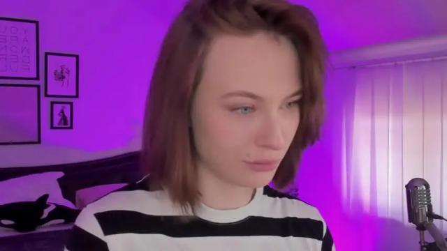 Image 8 of adelemoring Stream on Chaturbate on 15 months ago