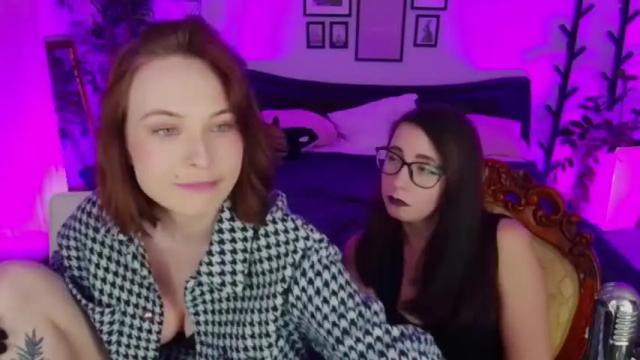 Image 6 of adelemoring Stream on Chaturbate on 15 months ago