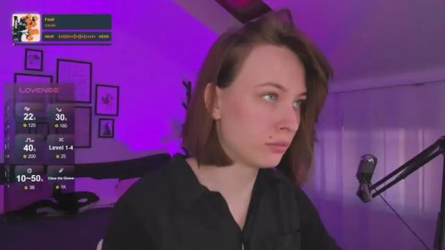 Image 10 of adelemoring Stream on Chaturbate on 15 months ago