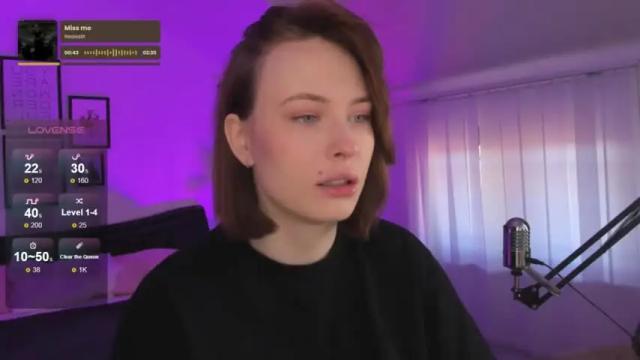 Image 11 of adelemoring Stream on Chaturbate on 15 months ago
