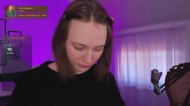 Image 2 of adelemoring Stream on Chaturbate on 15 months ago