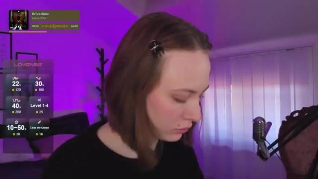 Image 4 of adelemoring Stream on Chaturbate on 15 months ago