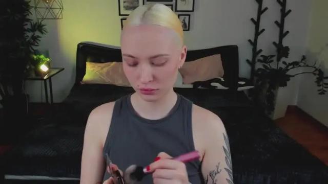 Image 6 of adelemoring Stream on Chaturbate on 14 months ago
