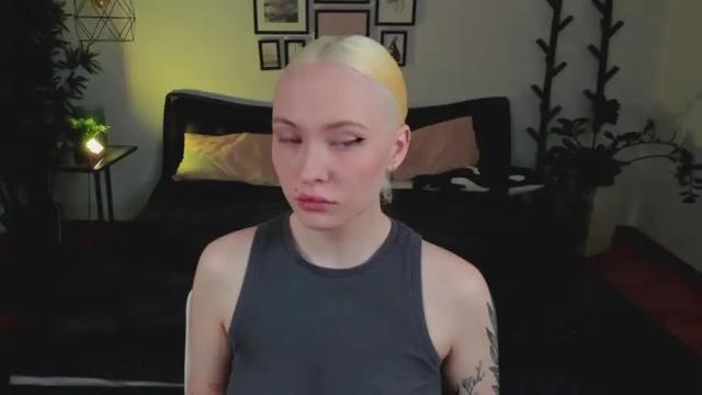 Image 7 of adelemoring Stream on Chaturbate on 14 months ago