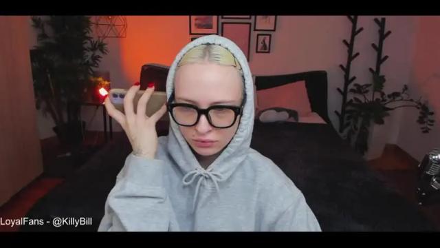 Image 10 of adelemoring Stream on Chaturbate on 13 months ago