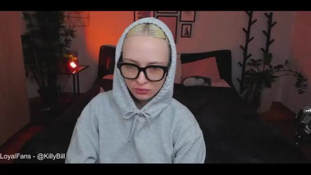 Image 12 of adelemoring Stream on Chaturbate on 13 months ago