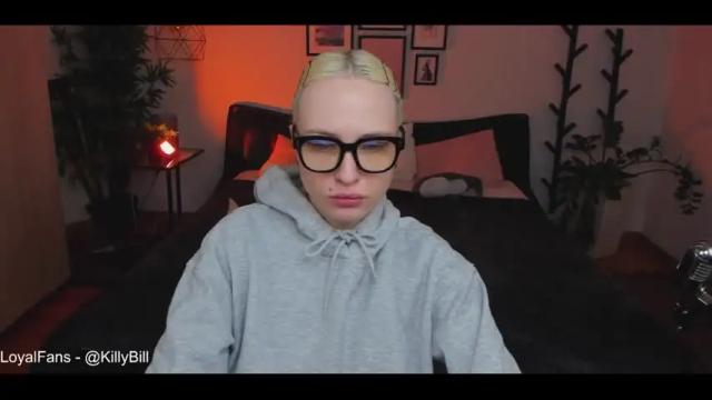 Image 2 of adelemoring Stream on Chaturbate on 13 months ago