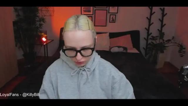 Image 3 of adelemoring Stream on Chaturbate on 13 months ago