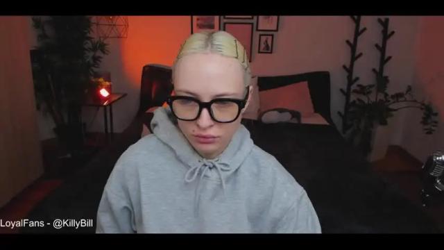 Image 4 of adelemoring Stream on Chaturbate on 13 months ago