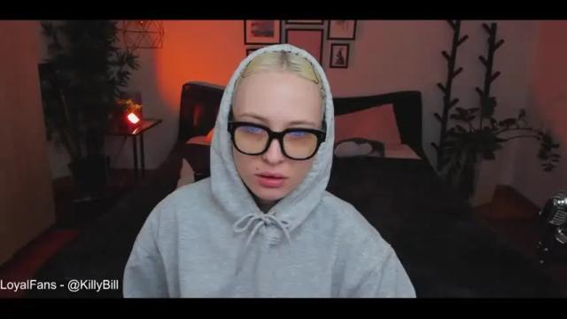 Image 7 of adelemoring Stream on Chaturbate on 13 months ago
