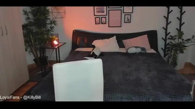 Image 8 of adelemoring Stream on Chaturbate on 13 months ago
