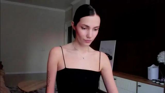 Image 4 of adeleshinem Stream on Chaturbate on 2 months ago