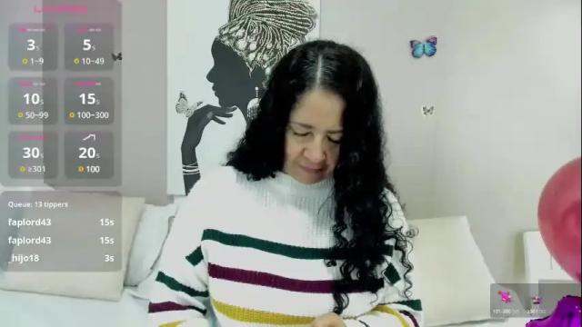 Image 6 of adelesmithh Stream on Chaturbate on 1 month ago