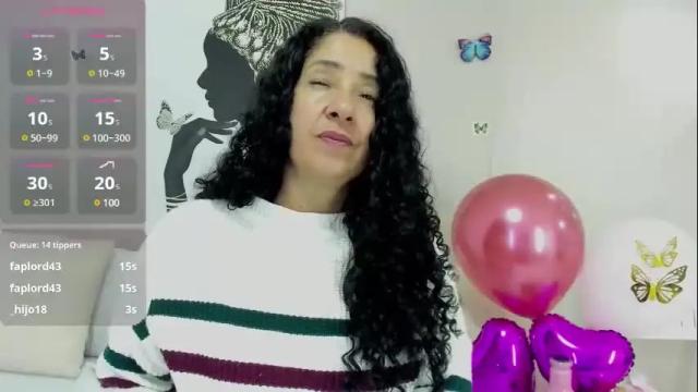 Image 8 of adelesmithh Stream on Chaturbate on 1 month ago