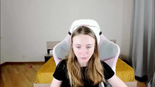 Image 3 of adelina_cowell Stream on Chaturbate on 1 month ago