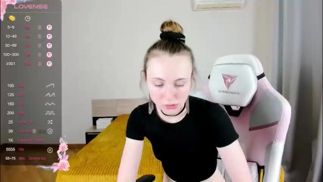 Image 3 of adelina_cowell Stream on Chaturbate on 1 month ago