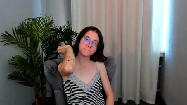 Image 8 of adeline_shy_ Stream on Chaturbate on 19 months ago