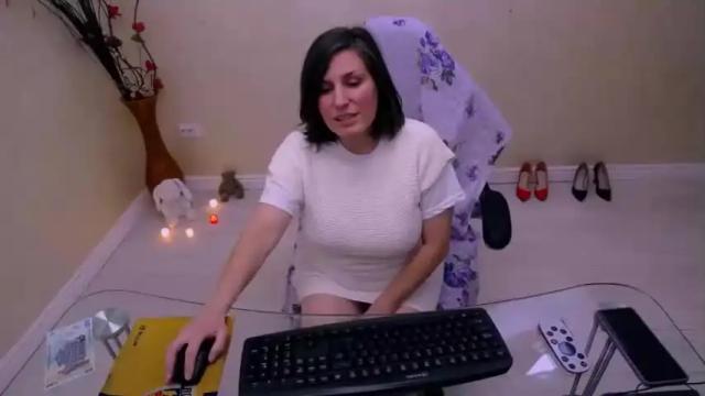 Image 12 of adelineblueeyes Stream on Chaturbate on 22 months ago