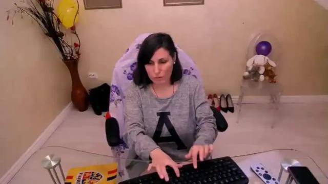 Image 12 of adelineblueeyes Stream on Chaturbate on 22 months ago