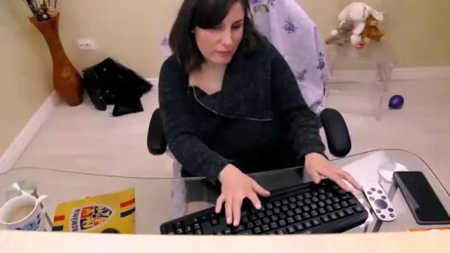 Image 6 of adelineblueeyes Stream on Chaturbate on 22 months ago