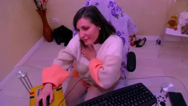 Image 2 of adelineblueeyes Stream on Chaturbate on 21 months ago