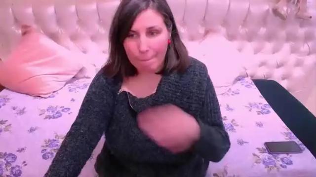 Image 8 of adelineblueeyes Stream on Chaturbate on 21 months ago