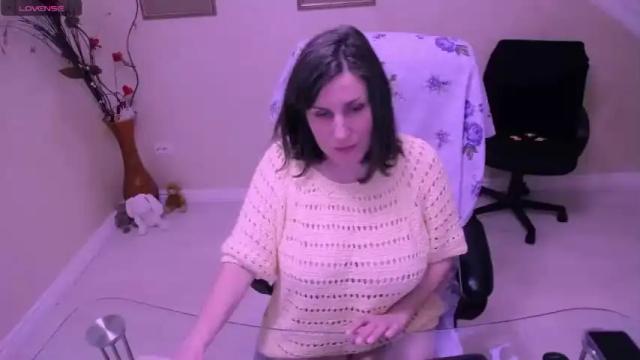 Thumbnail 3, adelineblueeyes's Stream at Chaturbate, 21 months ago