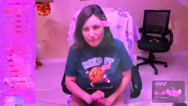 Image 3 of adelineblueeyes Stream on Chaturbate on 21 months ago