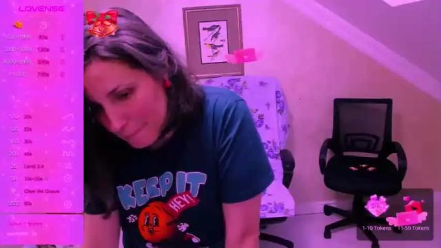 Image 6 of adelineblueeyes Stream on Chaturbate on 21 months ago