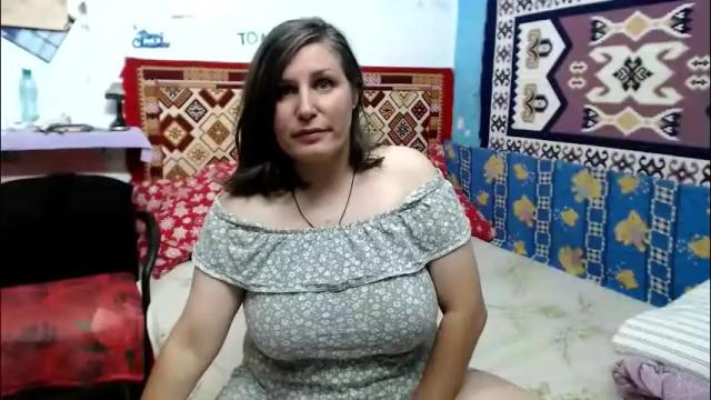 Image 2 of adelineblueeyes Stream on Chaturbate on 1 month ago
