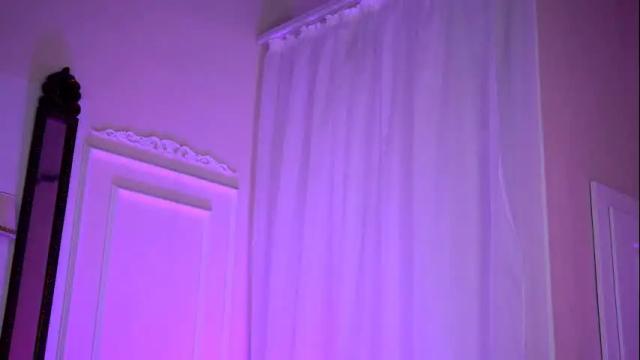 Image 6 of adelineking Stream on Chaturbate on 28 days ago