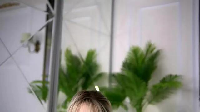 Image 2 of adelineking Stream on Chaturbate on 25 days ago
