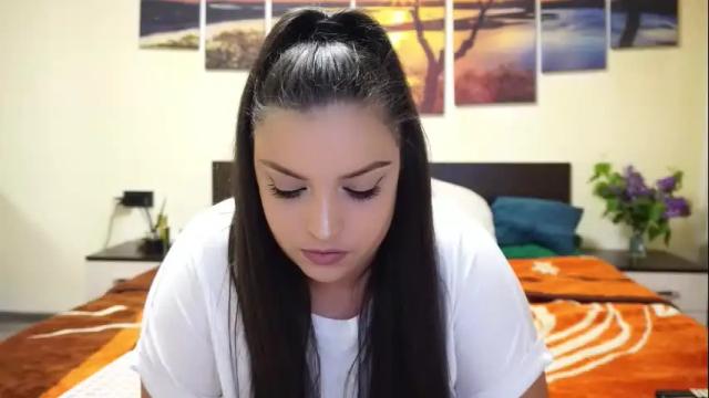 Image 4 of adellineee Stream on Chaturbate on 1 month ago