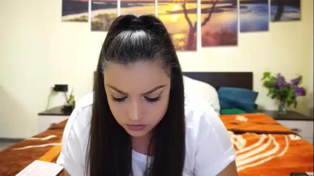Image 8 of adellineee Stream on Chaturbate on 1 month ago